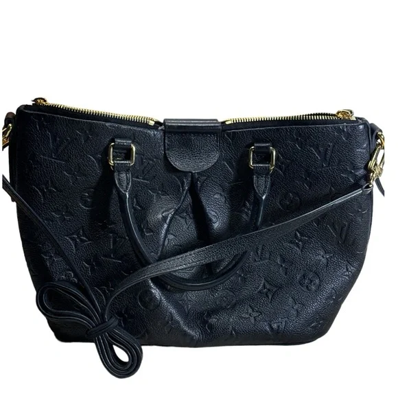 Louis Vuitton Black Shoulder Bag - Picture 2 of 13